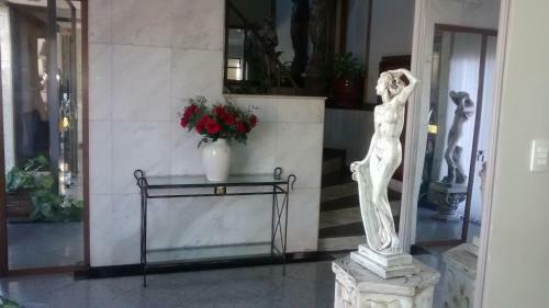 Geneviee Palace Hotel