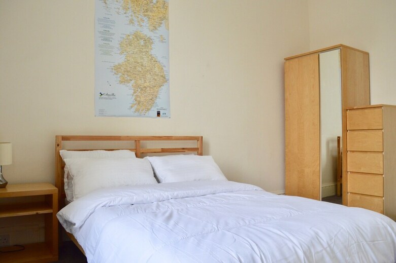 Stylish 2 Bedroom Apartment In Great Location