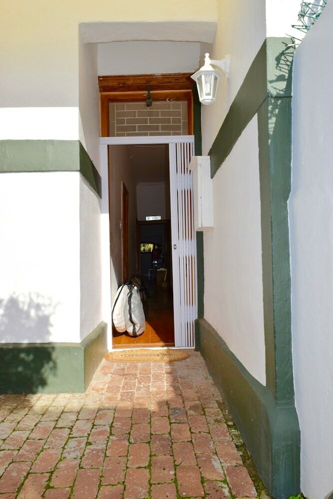 2 Bedroom House In Observatory Cape Town