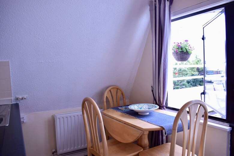 Airy 1 Bedroom Apartment Near The Beach