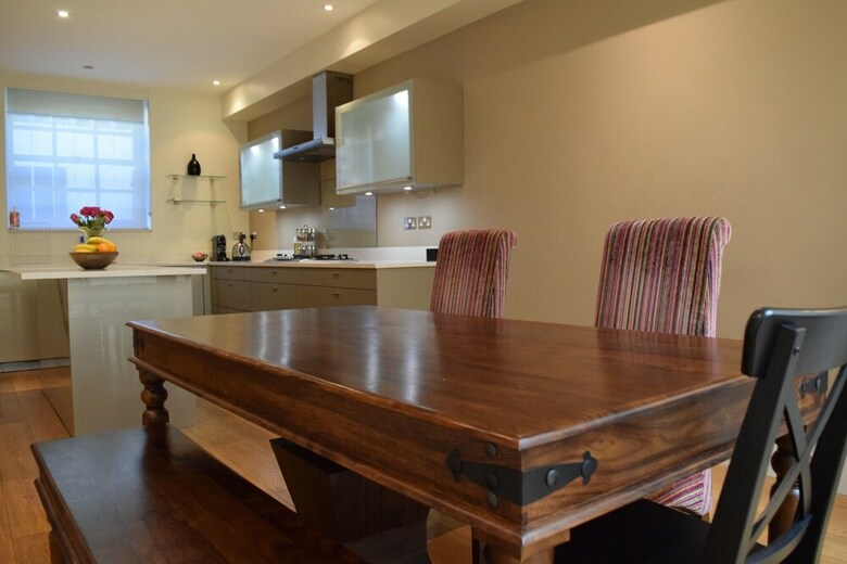 4 Bedroom House In Marylebone