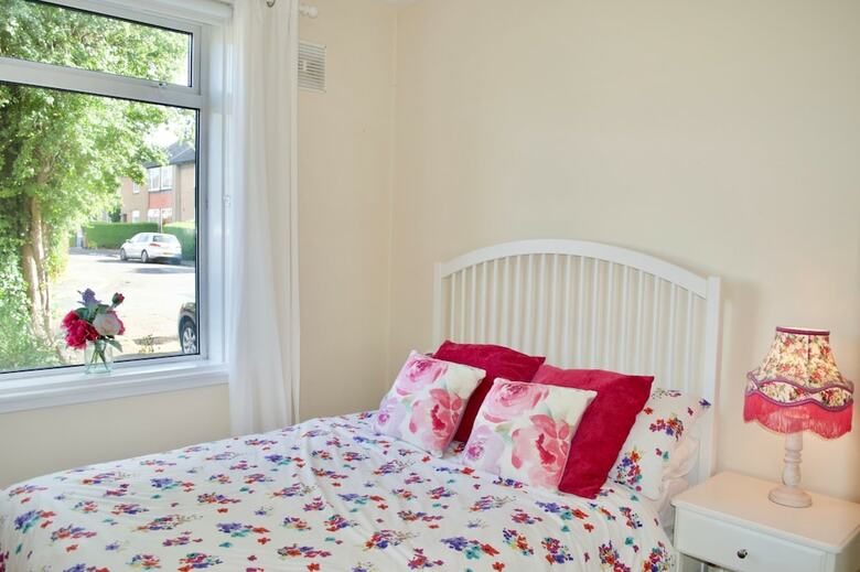 Apartamentos Bright And Spacious Corstorphine Home