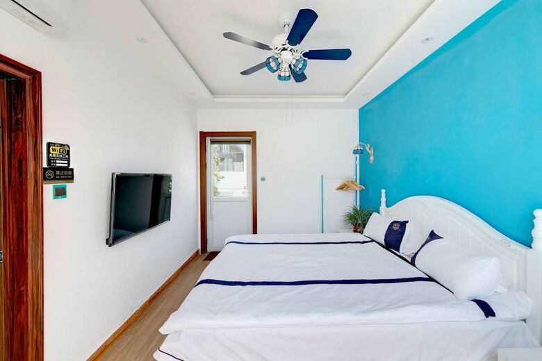 Gubei Water Town Revolution Hotel