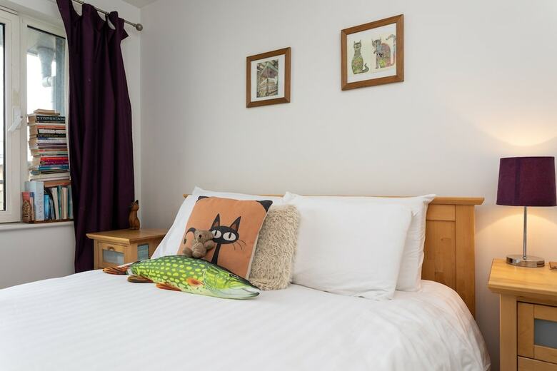 2 Bedroom Apartment In Greenwich