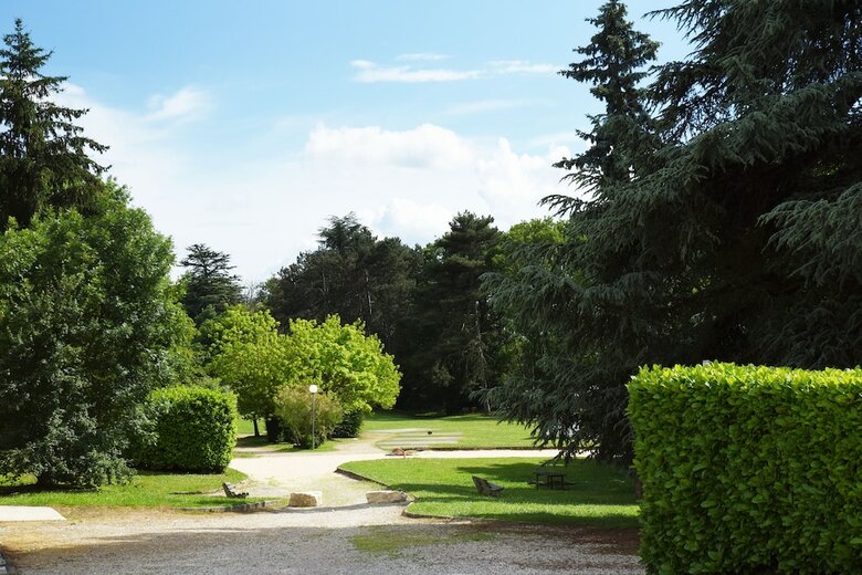 G�te Domaine de Sainte Croix 1