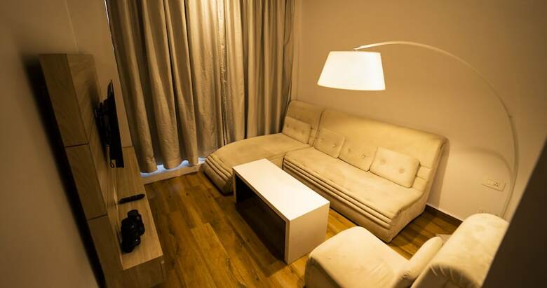 Hotel Crossroad
