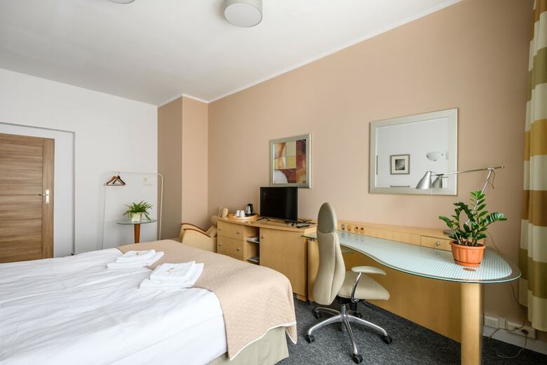 404 Rooms & Apartments