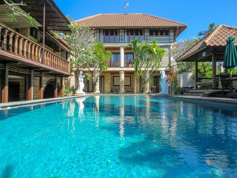 Villa Dynasty Estate