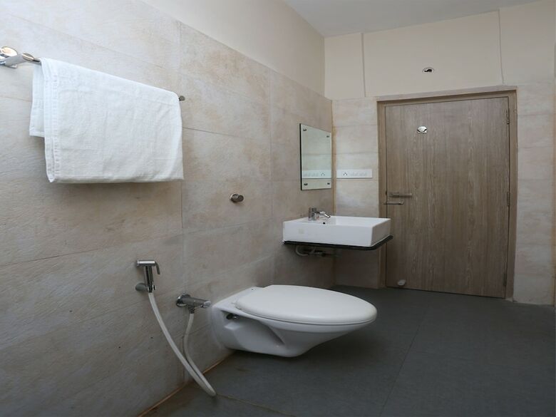 Hotel Oyo 13488 Harmony Palace