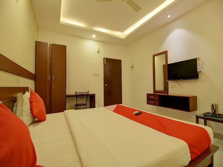 Hotel Oyo 4594 Apartment Krish Inn