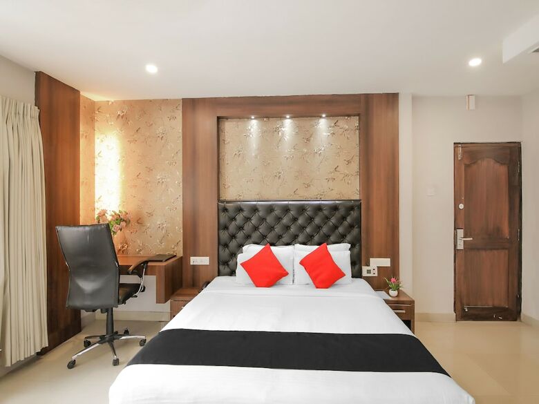 Capital O 18430 The Dawn Hotel