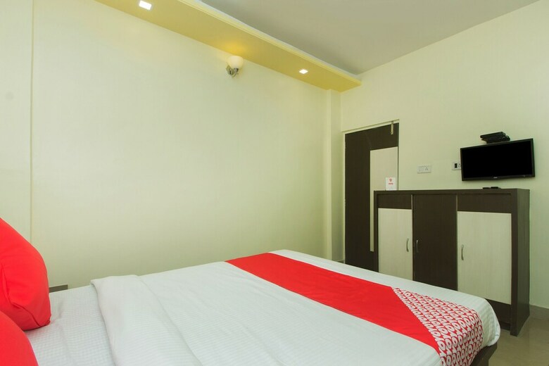 Oyo 17314 Hotel Shree Raj