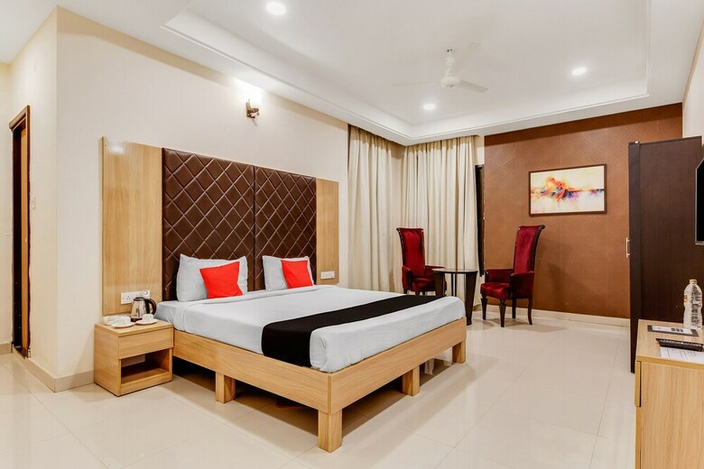 Oyo 19666 Hotel Solitaire
