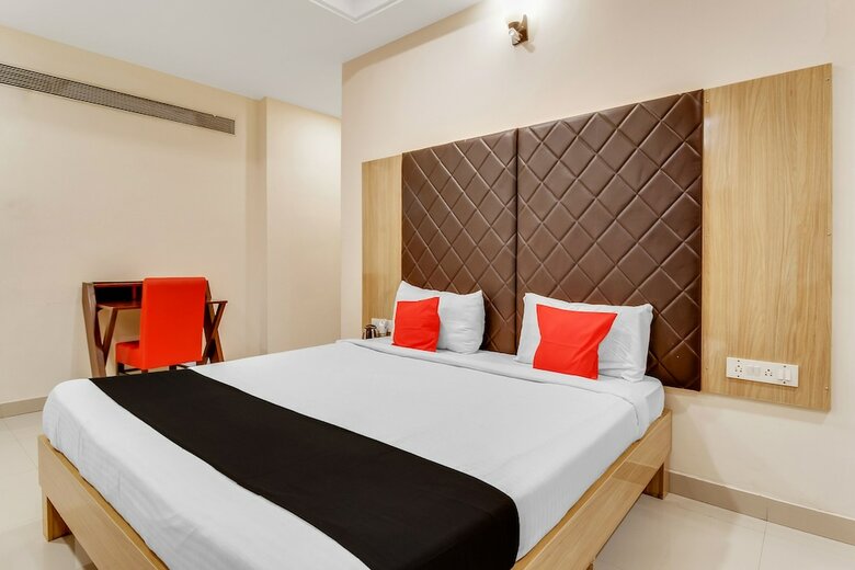 Oyo 19666 Hotel Solitaire