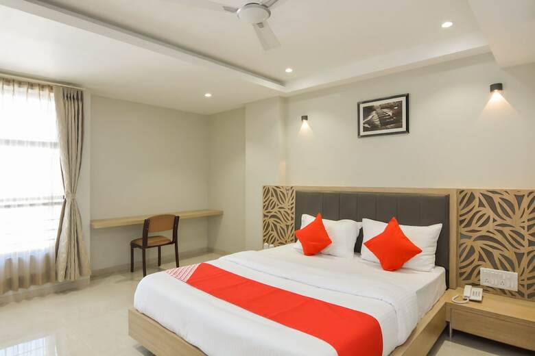 Oyo 19307 Hotel Season Choice