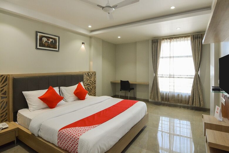 Oyo 19307 Hotel Season Choice