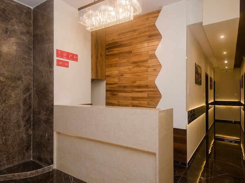 Oyo 22120 Hotel Universal Garden