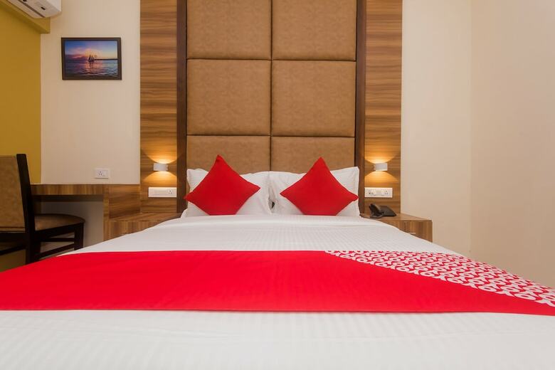 Oyo 22120 Hotel Universal Garden