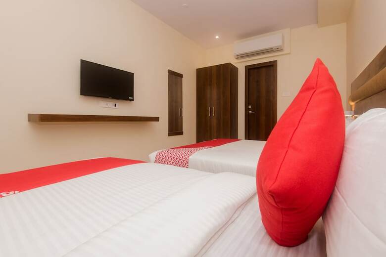 Oyo 22120 Hotel Universal Garden