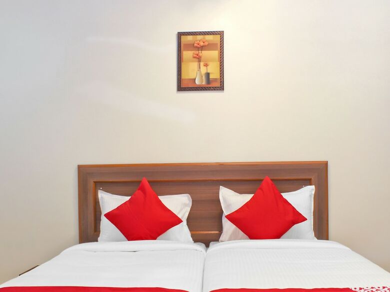 Oyo 22792 Hotel Jayratna