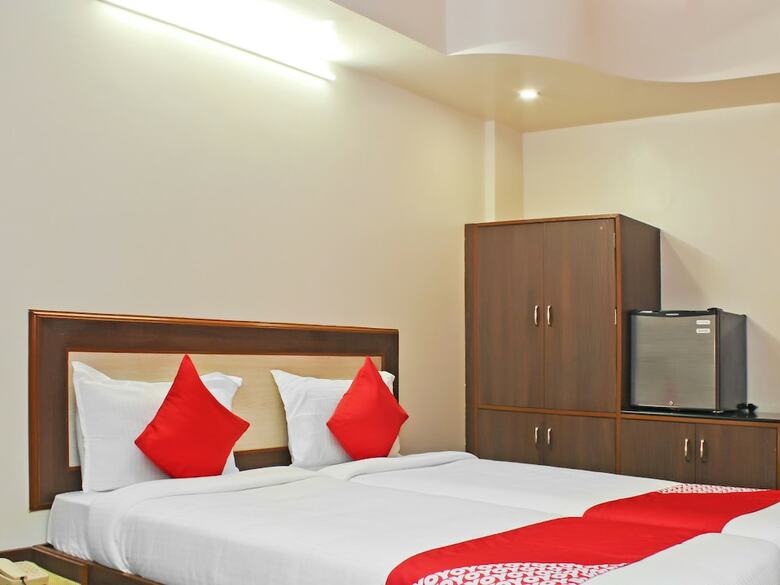 Oyo 22792 Hotel Jayratna
