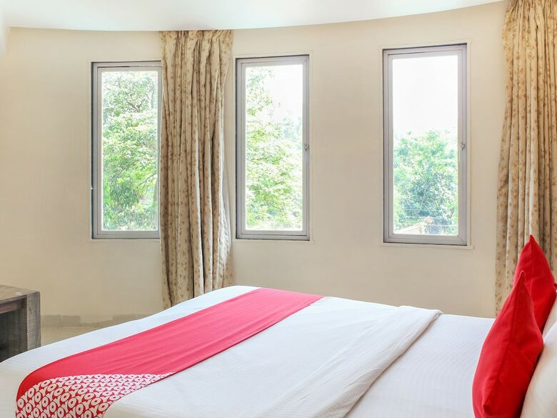 Hotel Oyo 22692 Flagship Strand Resort