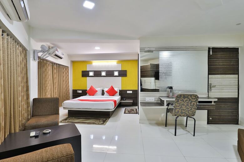 Oyo Rooms 229 Hotel Classic Inn