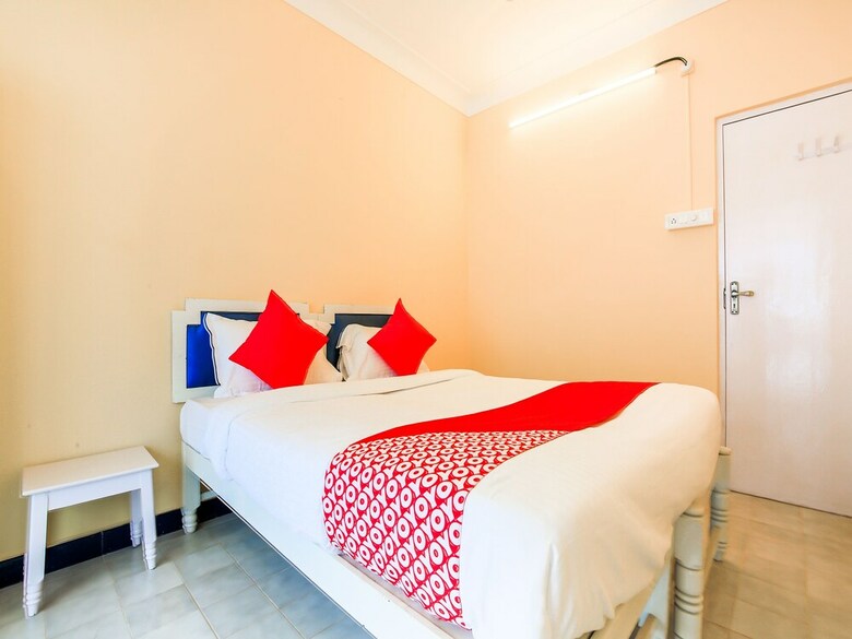Hotel Oyo 776 Royal Heritage