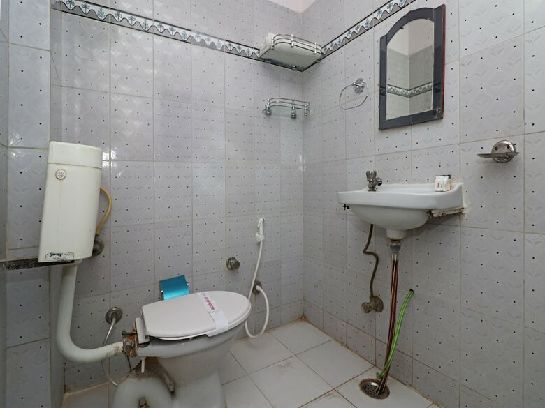 Oyo 23009 Hotel Maxx