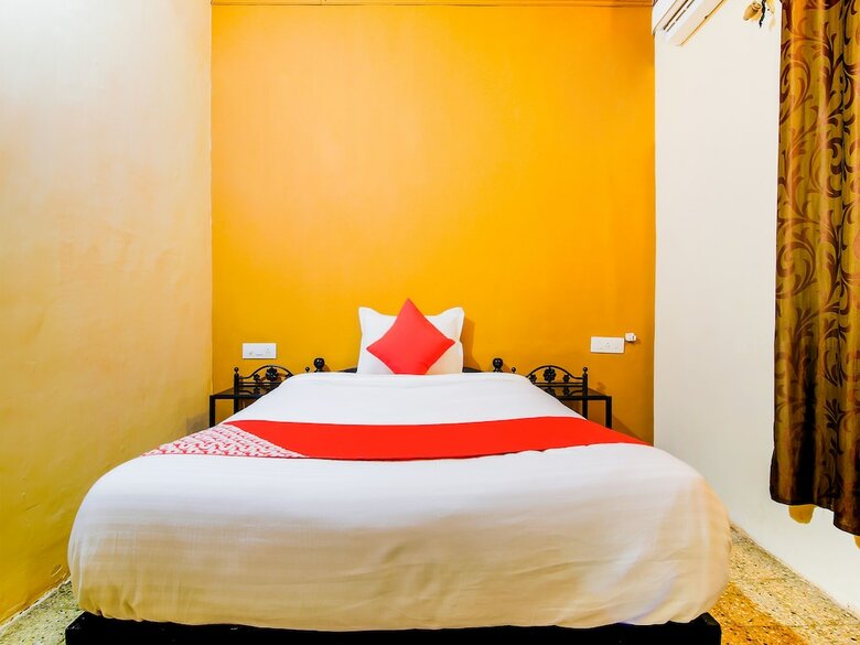 Hotel Oyo 7686 Rose Garden Standard Rooms