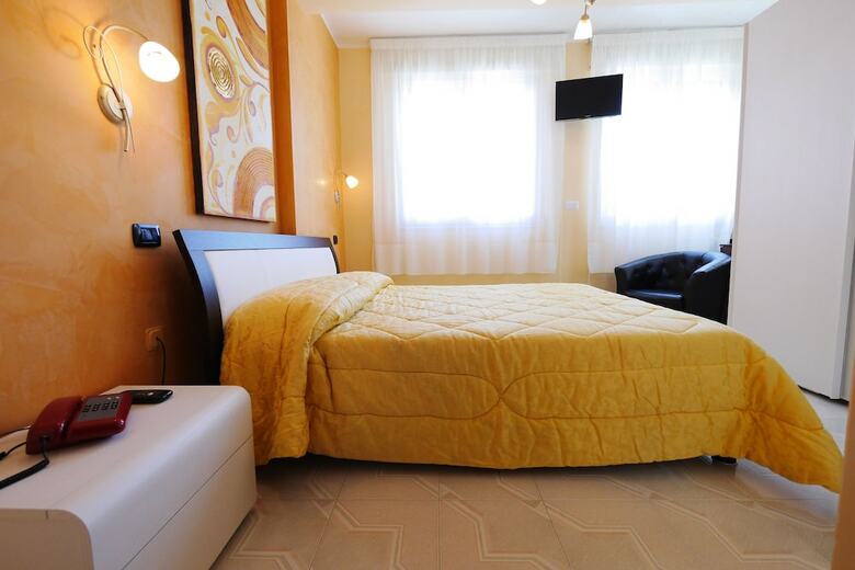 Hotel Mediterraneo