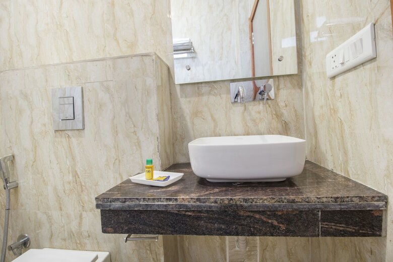 Fabhotel Aries