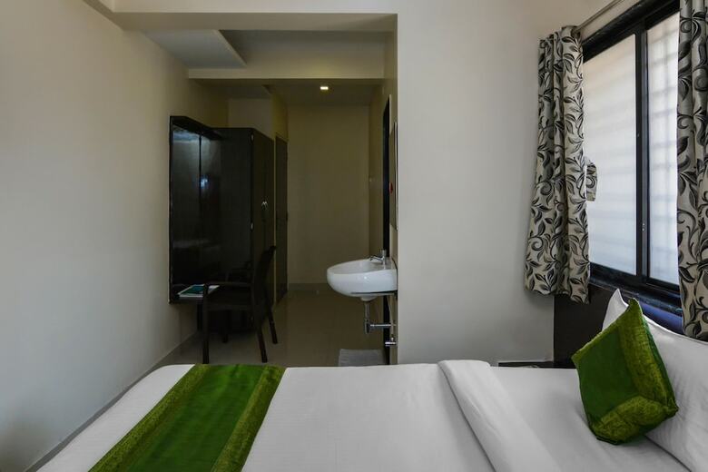 Hotel Treebo Trip Mahalaxmi Executive
