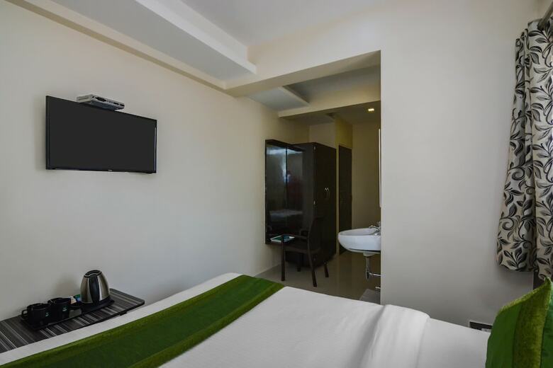 Hotel Treebo Trip Mahalaxmi Executive