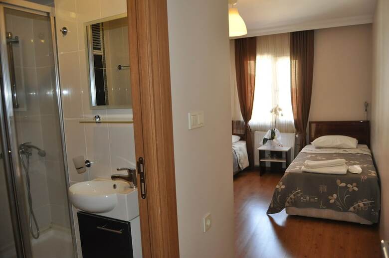 Hotel Demirci Otel