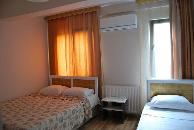 Hotel Demirci Otel