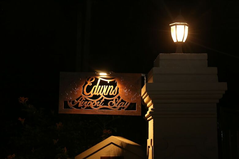 Bed & Breakfast Edwin's Air-port Stay