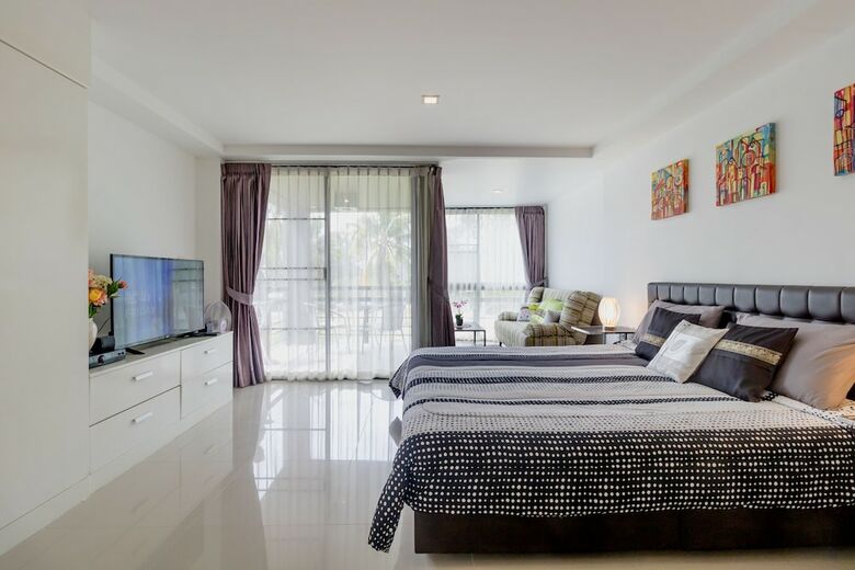 Apartamentos The Kris Bangtao By Lofty