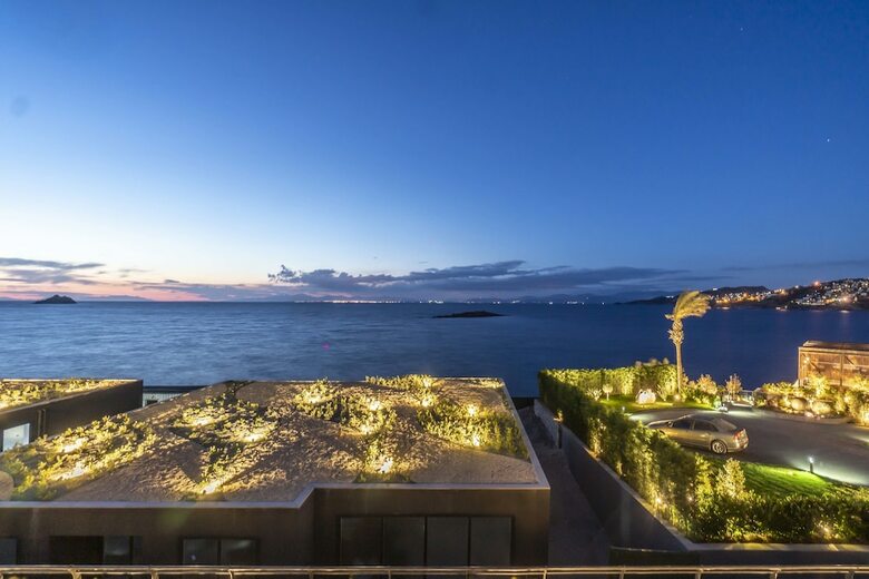 Red Rock Hotel & Suites By Selvese