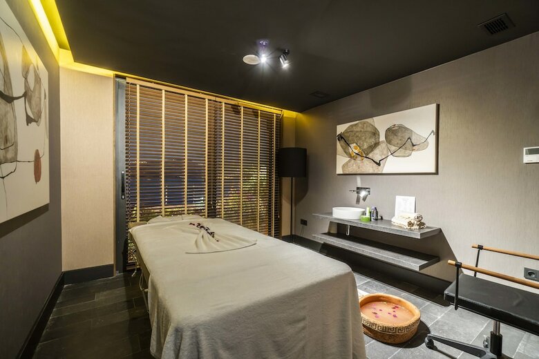 Red Rock Hotel & Suites By Selvese
