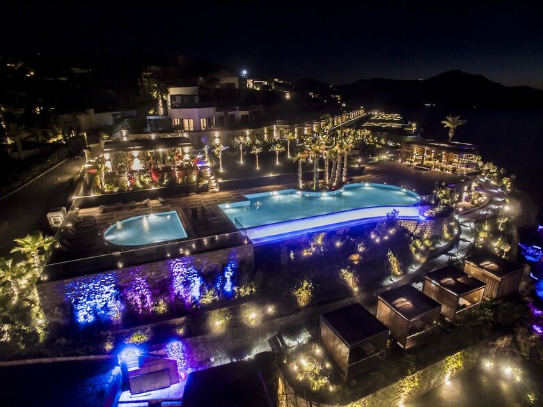 Red Rock Hotel & Suites By Selvese