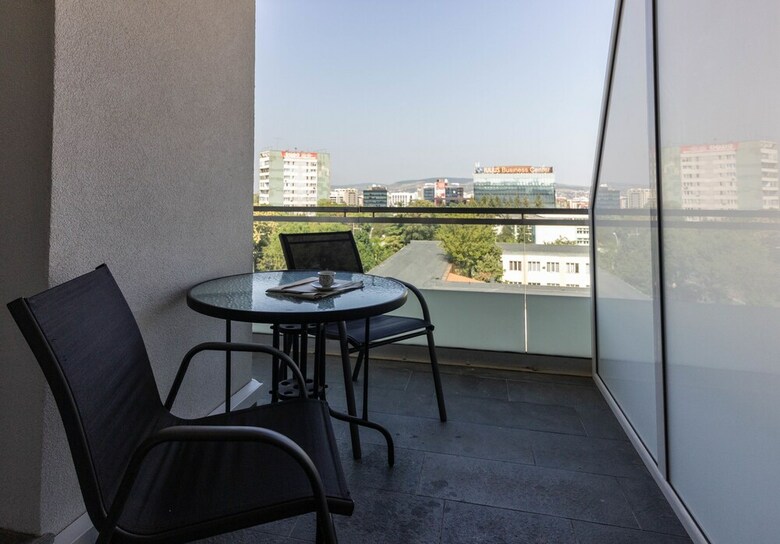 Ares Aparthotel