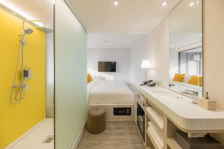 Hotel Yello Rooms Victory Monument