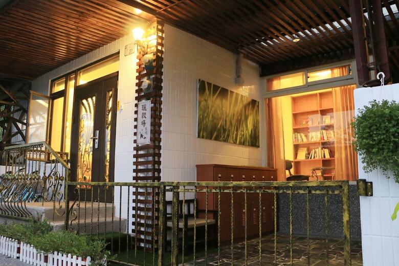 Hotel Buda Banai Homestay