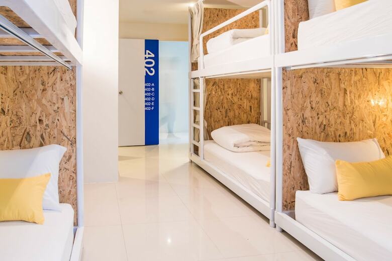 Hostal Bed N Bev Pattaya - Hostel