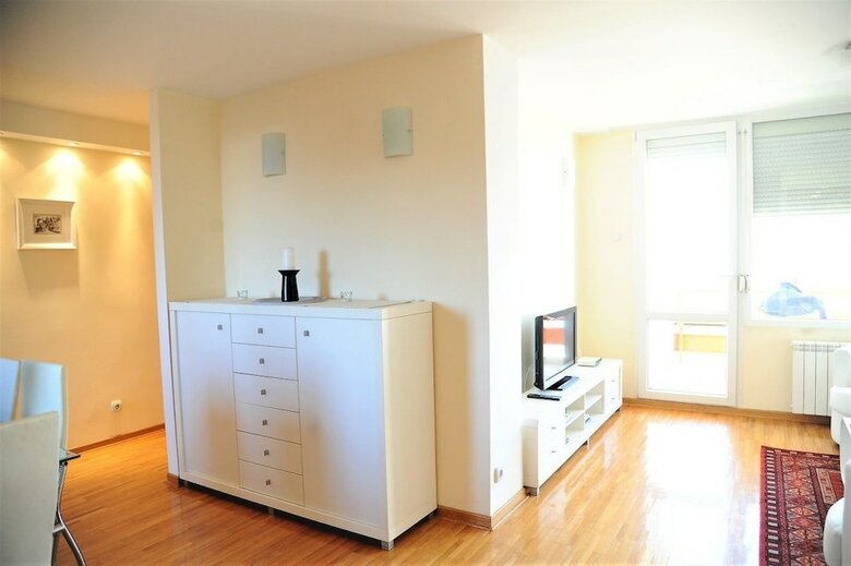 Bella Art Apartments