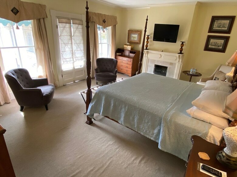 Bed & Breakfast Foley House Inn