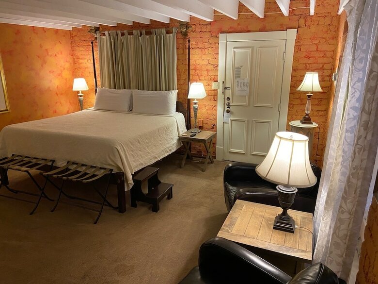 Bed & Breakfast Foley House Inn
