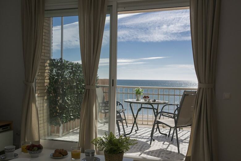 Apartamentos Singularstays El Faro