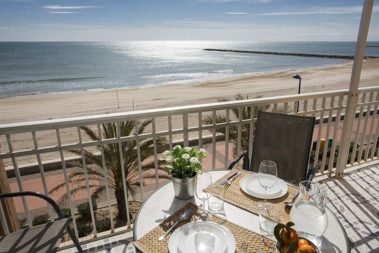 Apartamentos Singularstays El Faro